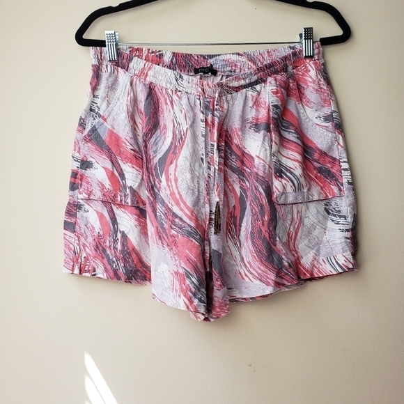 FOR CYNTHIA Floral Summer Shorts - Picture 1 of 4